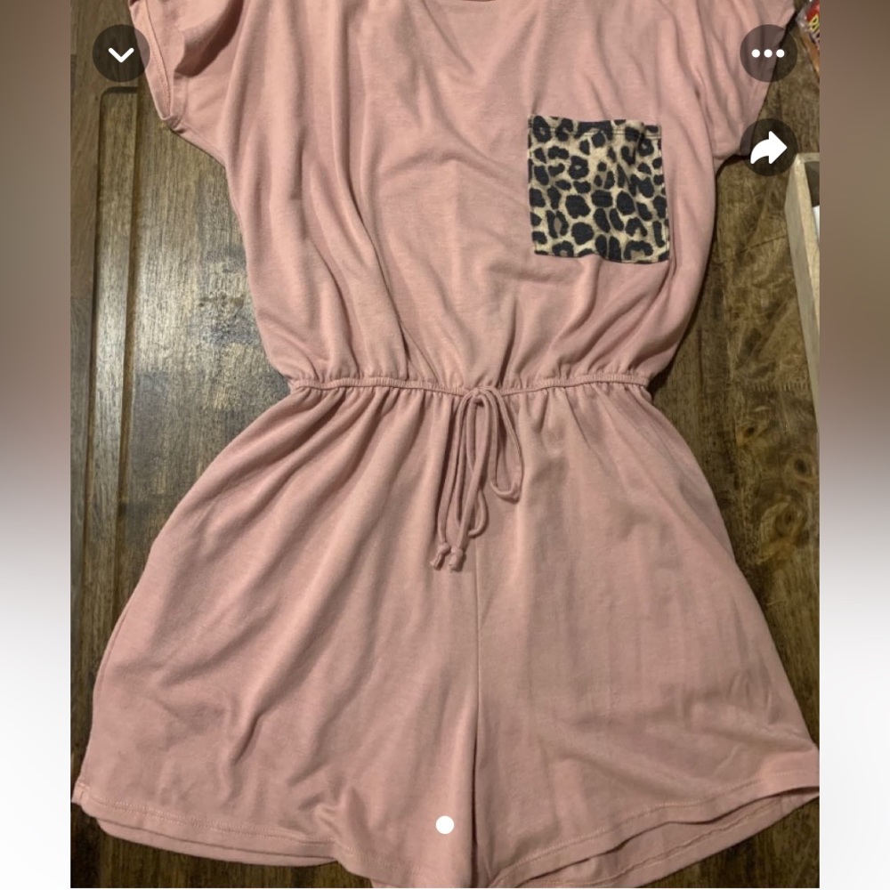 Romper size XL w/pockets, stretchy cotton